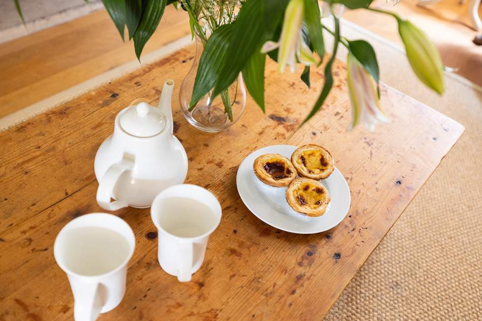 Garden Cottage Accommodation image 9 Image name garden cottage habton classic cottages tea sets the 9 image from the post Garden Cottage in Yorkshire.com.