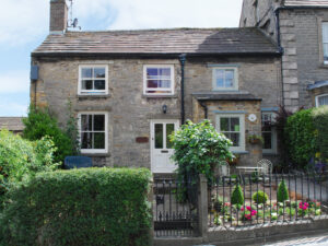 Holiday Cottages in Middleham Page image 14 Cartmel Cottage