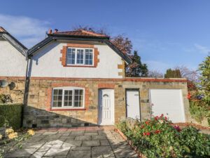 Scalby, North Yorkshire Page image 11 Yew Court Cottage