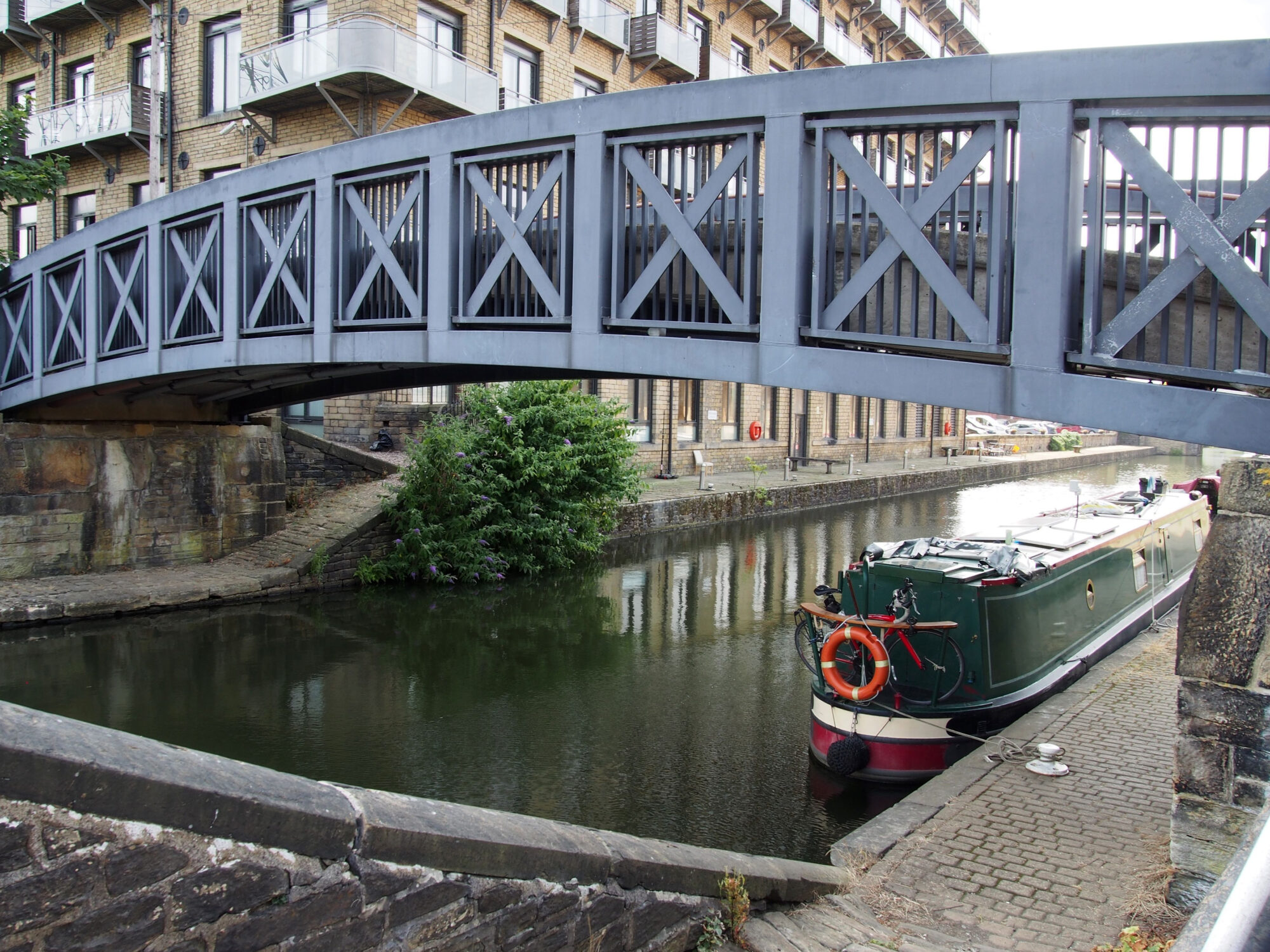 Image name canal in brighouse west yorkshire the 8 image from the post Walk: Calder and Hebble Navigation Canal in Yorkshire.com.