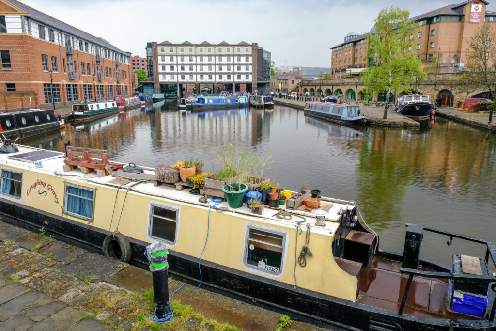 Walk: Sheffield Canal Post image 1 Image name sheffield canal basin yorkshire the 1 image from the post Walk: Sheffield Canal in Yorkshire.com.