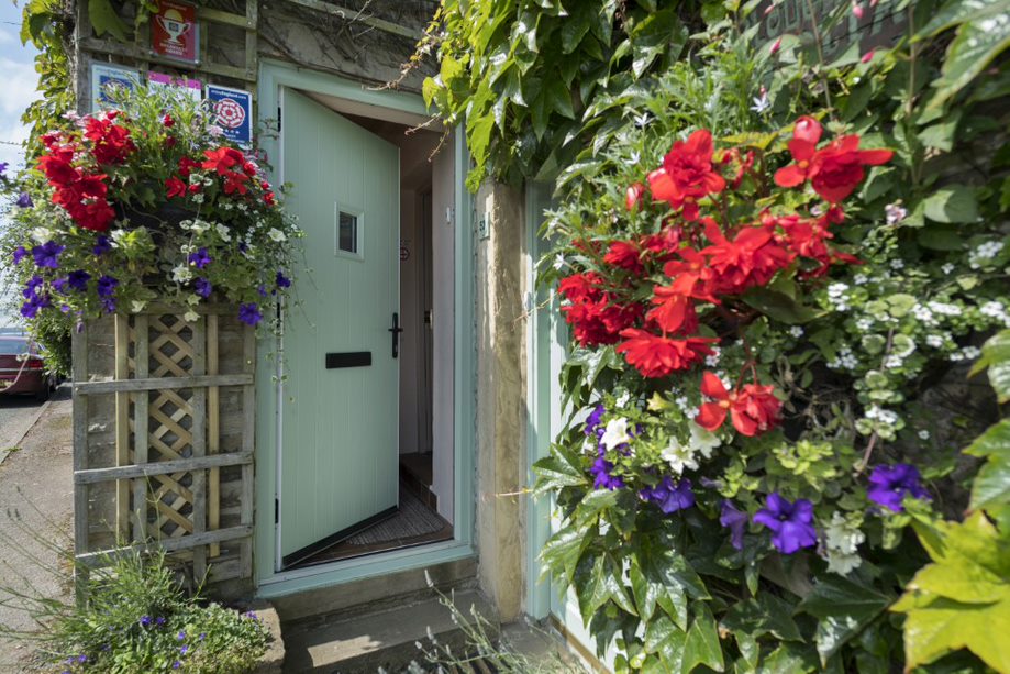 Image name thumbnailEUZBIC1G 6 the 3 image from the post Ploughcroft Cottage in Yorkshire.com.
