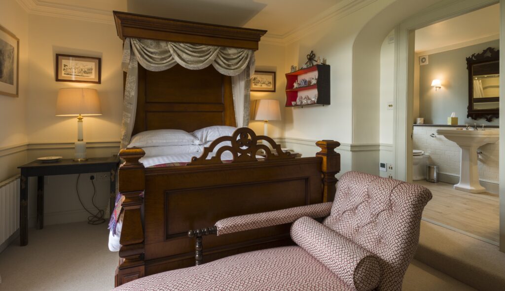 Stank House Farm Accommodation image 2 Image name DEVONSHIRE BOLT HOLES YORKSHIRE STANK HOUSE FARM BEDROOM the 2 image from the post Stank House Farm in Yorkshire.com.