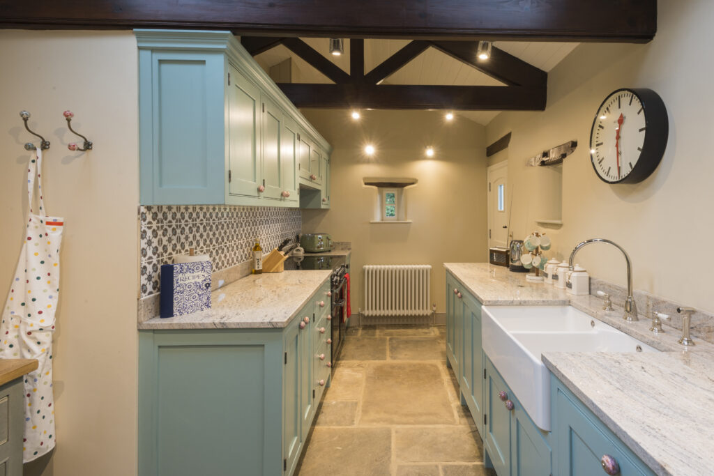 Stank House Farm Accommodation image 5 Image name DEVONSHIRE BOLT HOLES YORKSHIRE STANK HOUSE FARM KITCHEN the 5 image from the post Stank House Farm in Yorkshire.com.