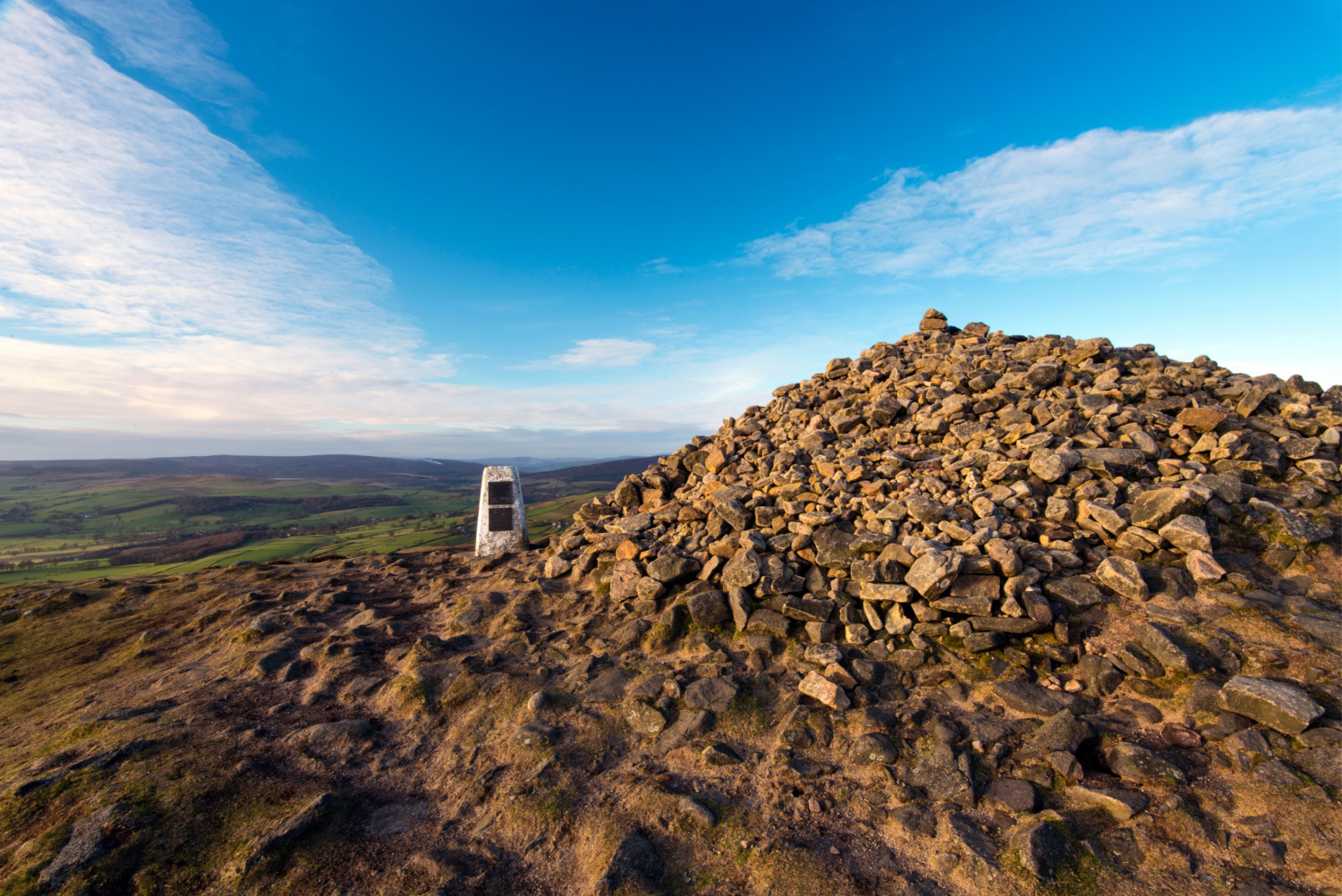 Image name beamsley beacon near ilkley yorkshire the 22 image from the post Walk: Beamsley Hill from Ilkley in Yorkshire.com.