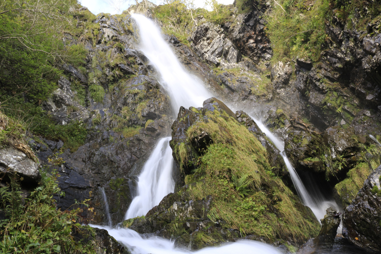 Image name cautley spout sedbergh westmorland dales yorkshire the 8 image from the post The Cascading Wonders of Yorkshire: A Journey Through Its Enchanting Waterfalls in Yorkshire.com.