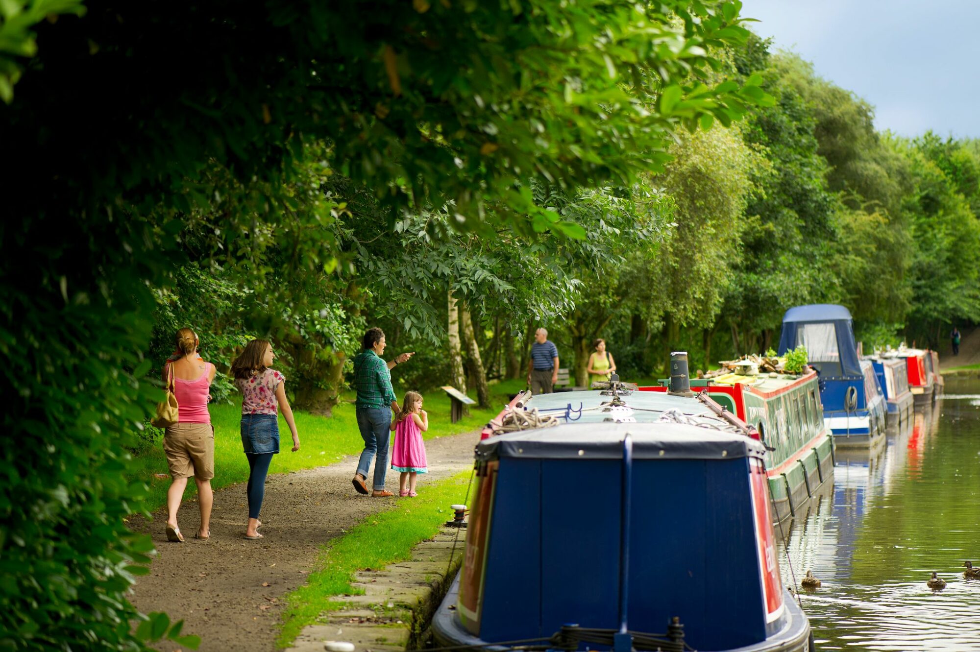 Image name rochdale canal near hebden bridge and sowerby bridge west yorkshire the 24 image from the post Walk: Sowerby Bridge to Hebden Bridge in Yorkshire.com.