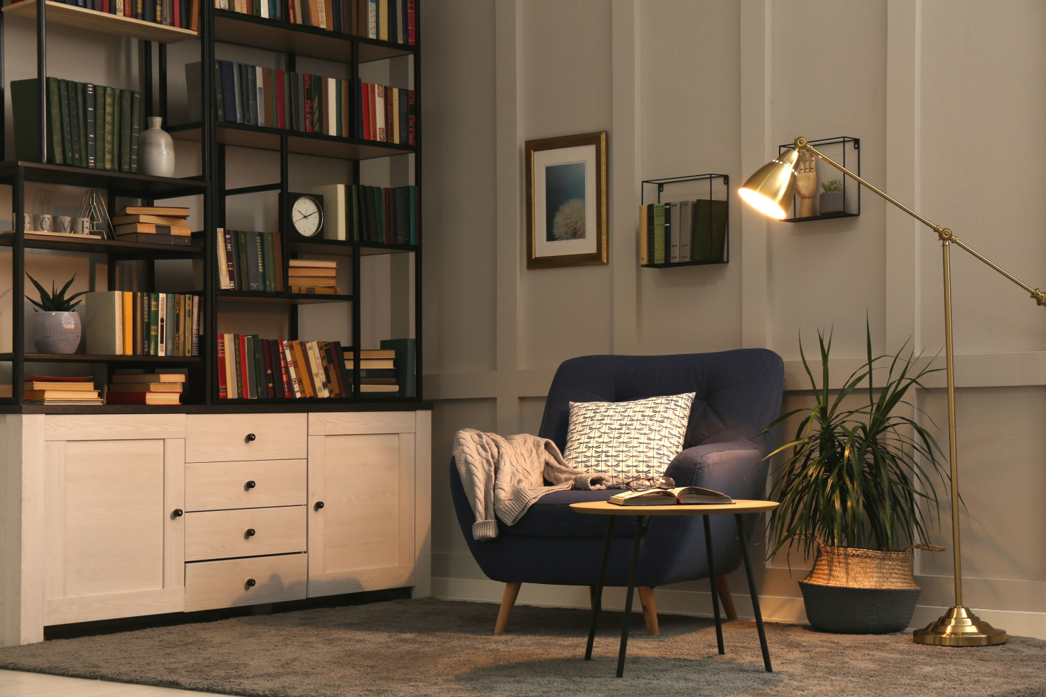 Image name cosy living room bookshelf the 21 image from the post Books and games for Yorkshire holiday lets in Yorkshire.com.