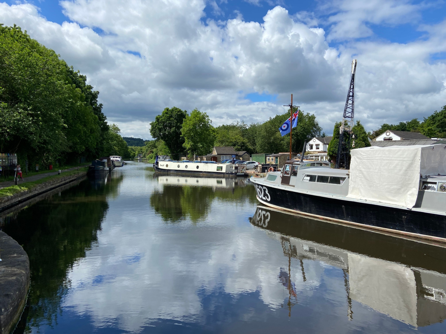Image name shepley marina mirfield west yorkshire the 12 image from the post Walk: Mirfield Boundary Walk in Yorkshire.com.
