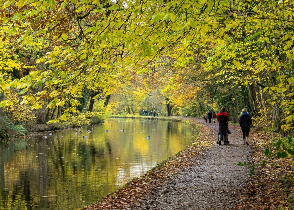 Image name shipley canal autumn the 1 image from the post Walk: Shipley and Route 66 in Yorkshire.com.