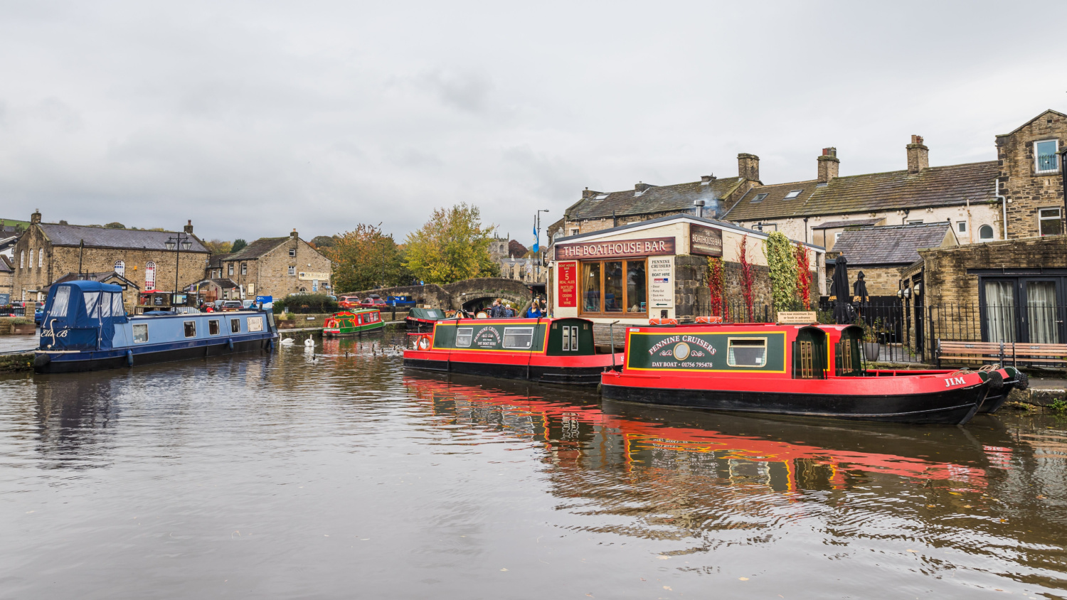 Image name skipton canal yorkshire the 3 image from the post Walk: Springs Branch of the Leeds Liverpool Canal in Yorkshire.com.