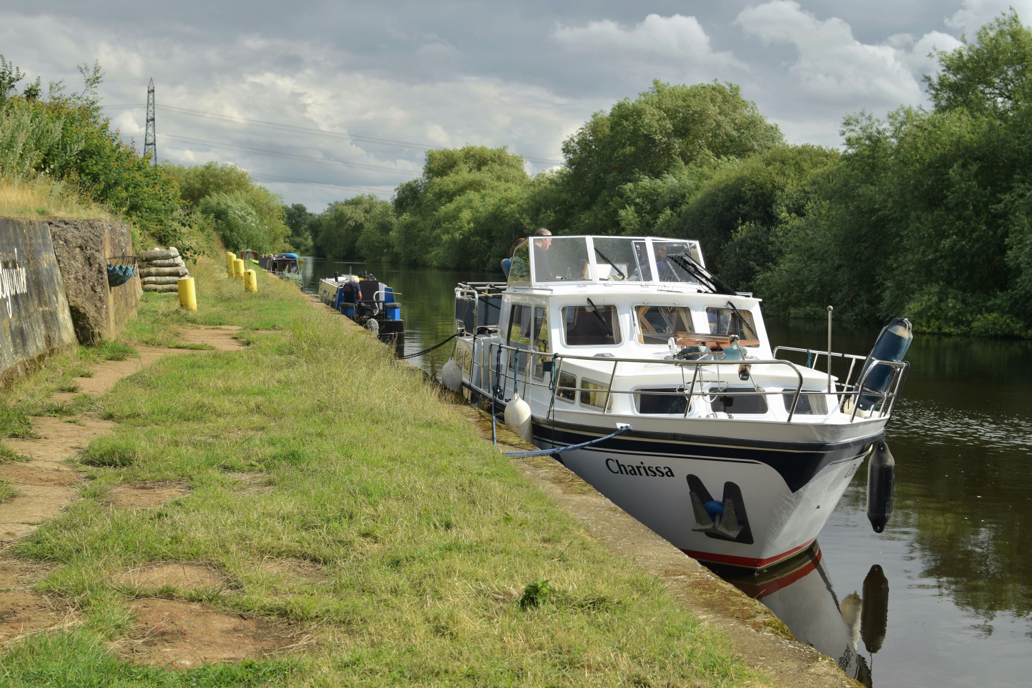 Image name allterton bywater caslteford yorkshire the 21 image from the post Walk: Castleford Lock in Yorkshire.com.