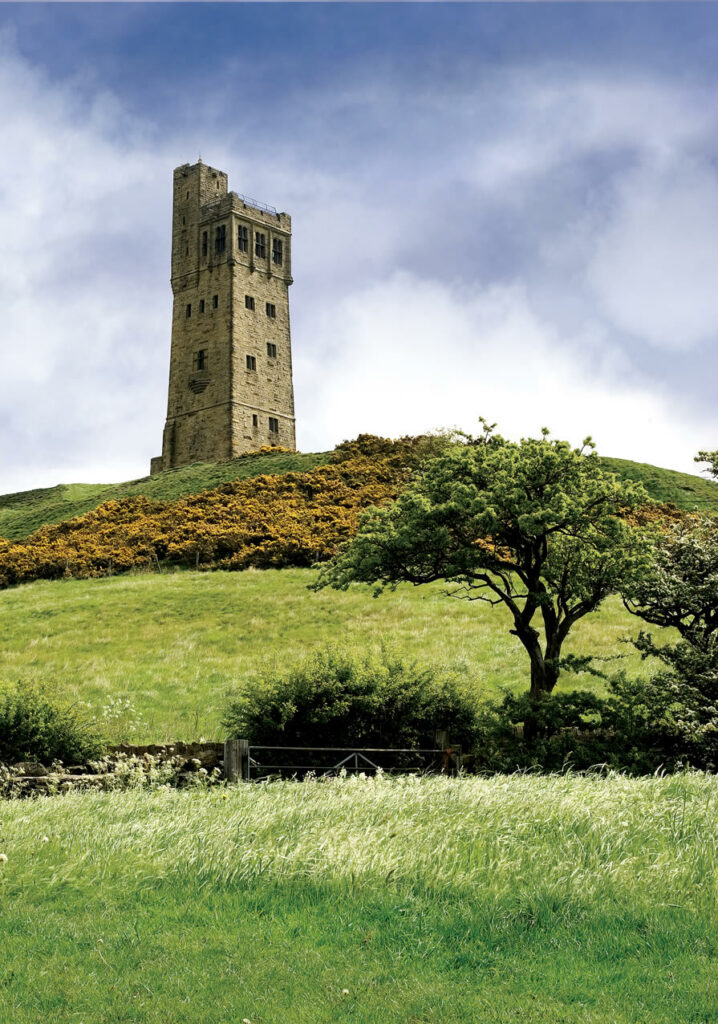 Image name castle hill huddersfield portrait yorkshire the 1 image from the post Walk: Farnley Hey and Castle Hill in Yorkshire.com.
