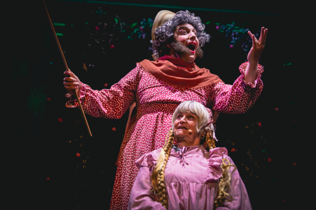 Giveaway: 2 Tickets to The Importance of Being... Earnest? at Victoria Theatre, Halifax on 18th November Post image 7 Image name greg verity the importance of being earnest halifax the 7 image from the post Giveaway: 2 Tickets to The Importance of Being... Earnest? at Victoria Theatre, Halifax on 18th November in Yorkshire.com.
