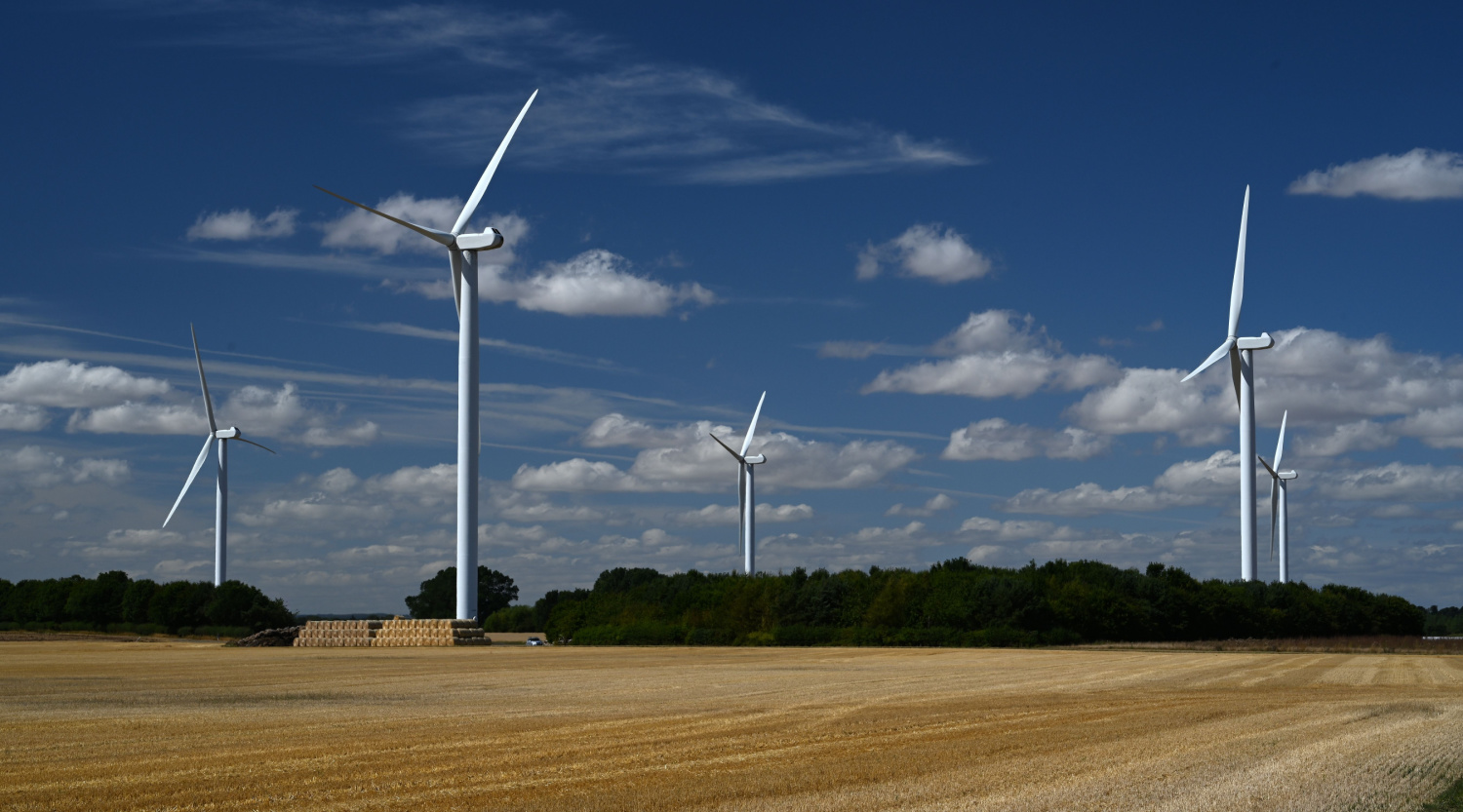 Image name lissett airfield wind farm east yorkshire the 31 image from the post Lissett in Yorkshire.com.