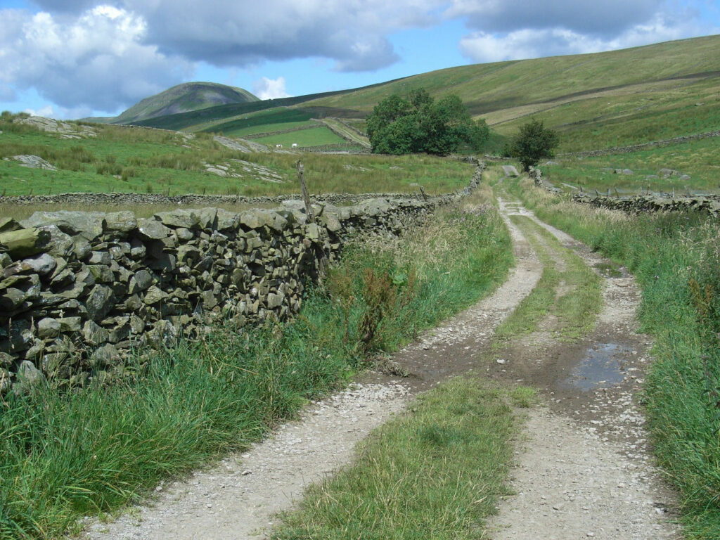 Image name long lane north yorkshire dales the 1 image from the post Walk: A Pennine Journey in Yorkshire.com.