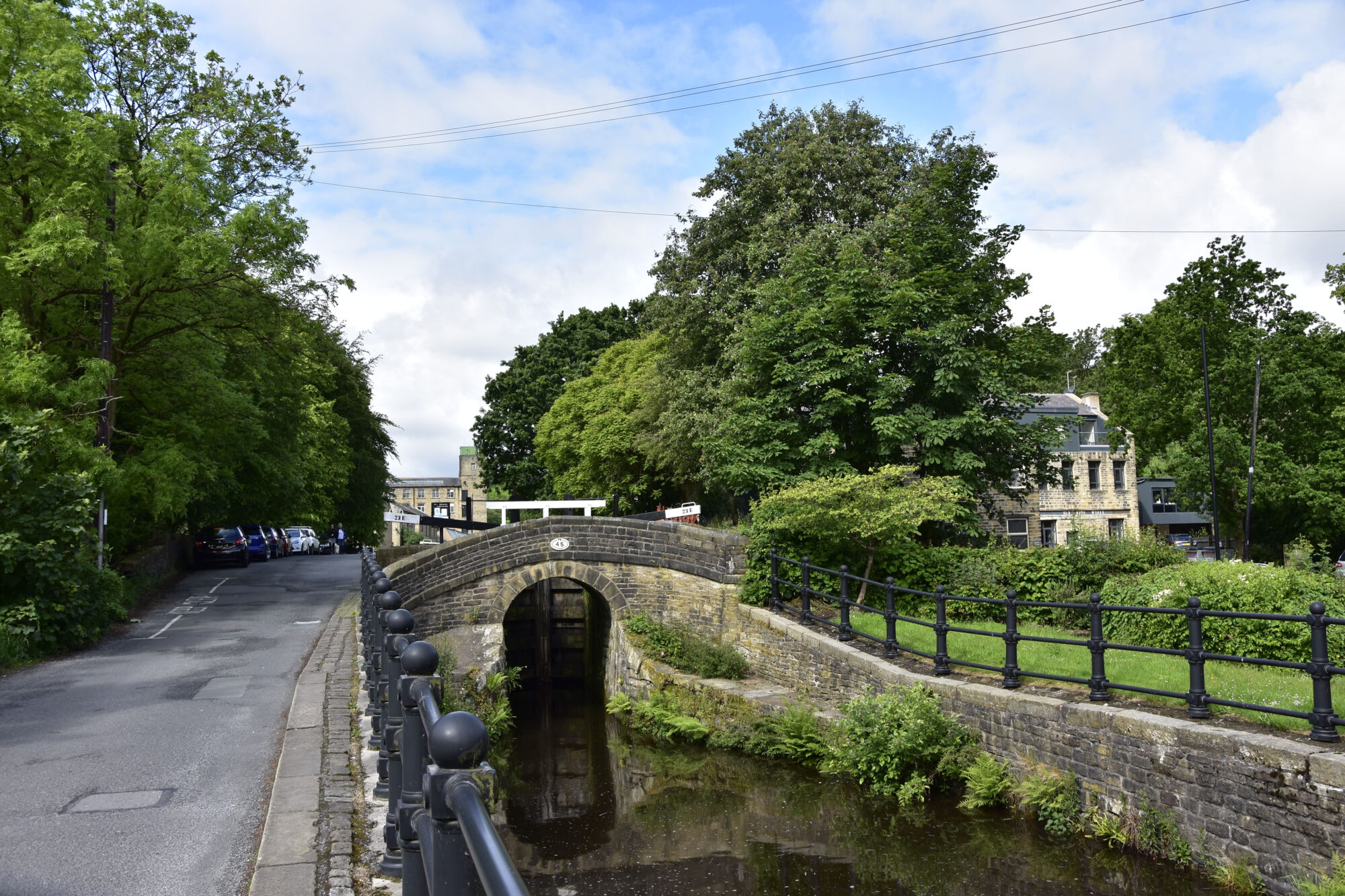 Image name slathwaite huddersfield narrow canal west yorkshire the 20 image from the post Slaithwaite in Yorkshire.com.
