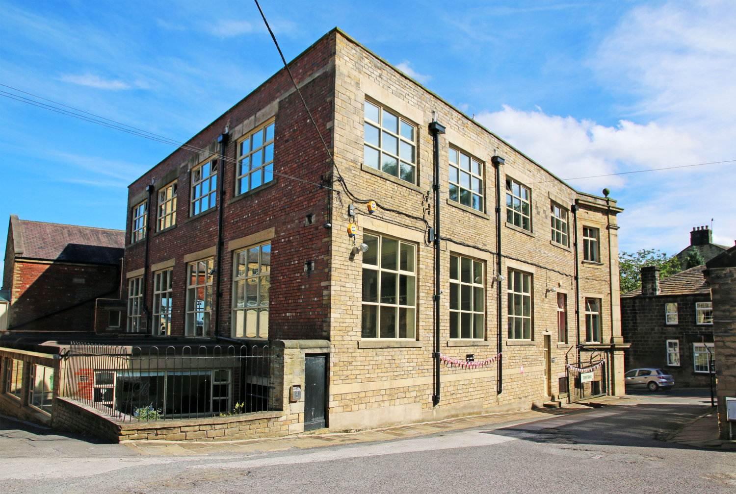Image name sunny bank mills farsley leeds west yorkshire the 13 image from the post Farsley in Yorkshire.com.