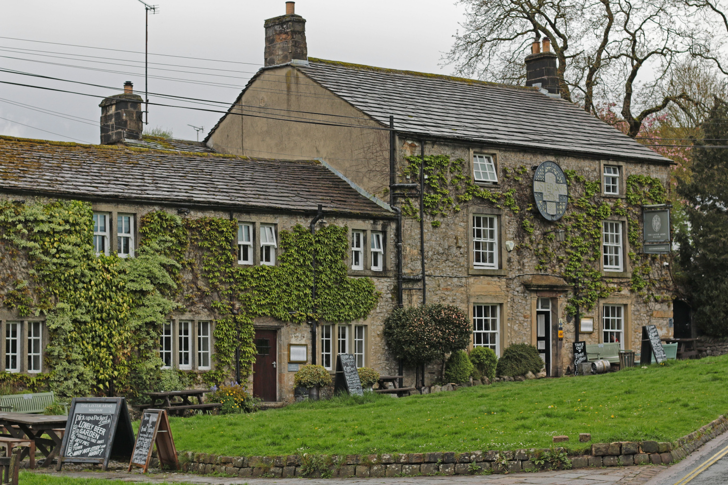 Image name lister arms malham north yorkshire the 28 image from the post Walk: The Lister Arms, Malham in Yorkshire.com.