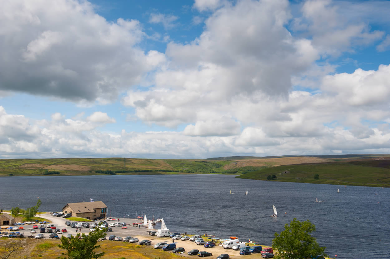 Image name ydnp grimwithreservoir sailing 4 the 26 image from the post Walk: Grimwith in Yorkshire.com.