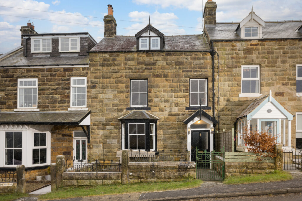 Image name Hillrise 2 the 6 image from the post Classic Cottages in Yorkshire.com.