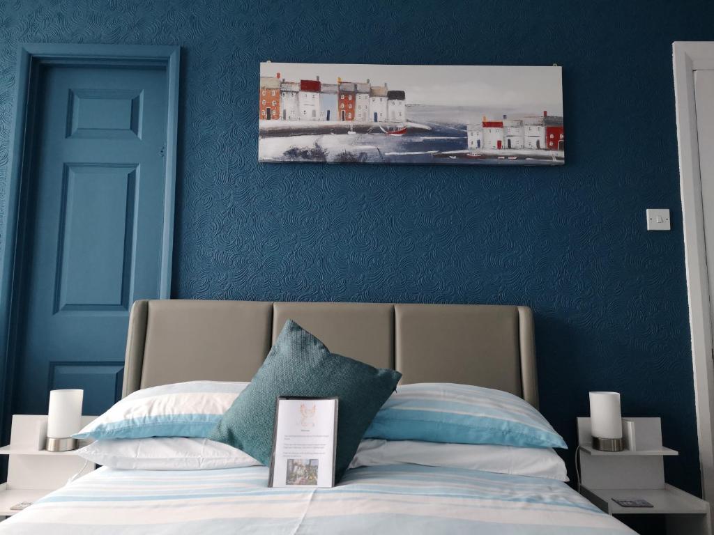 Image name phoenix guest house scarborough yorkshire the 2 image from the post The Phoenix Guest House in Yorkshire.com.