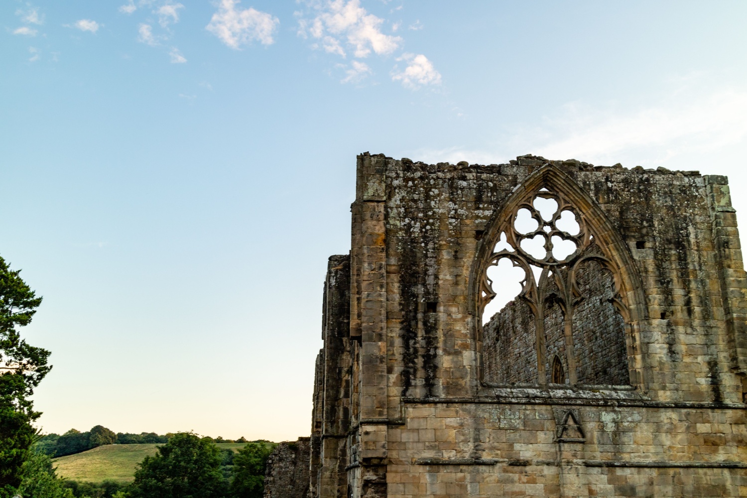 Image name easby abbey brompton on swale north yorkshire the 19 image from the post Brompton-on-Swale in Yorkshire.com.