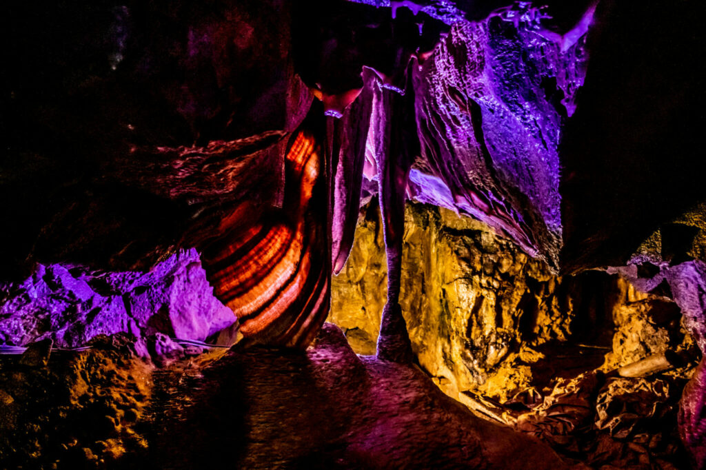 Image name Iron Curtain wolvorine 2048x1364 2 the 1 image from the post Stump Cross Caverns in Yorkshire.com.