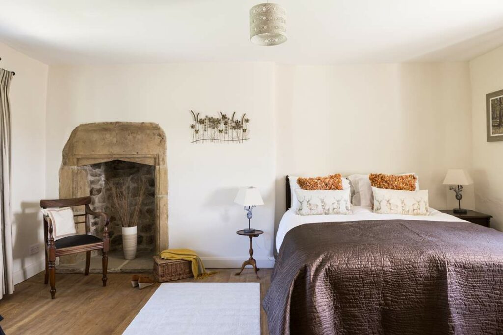 Image name ivy cottage borrowby yorkshire bedroom the 6 image from the post Ivy House in Yorkshire.com.