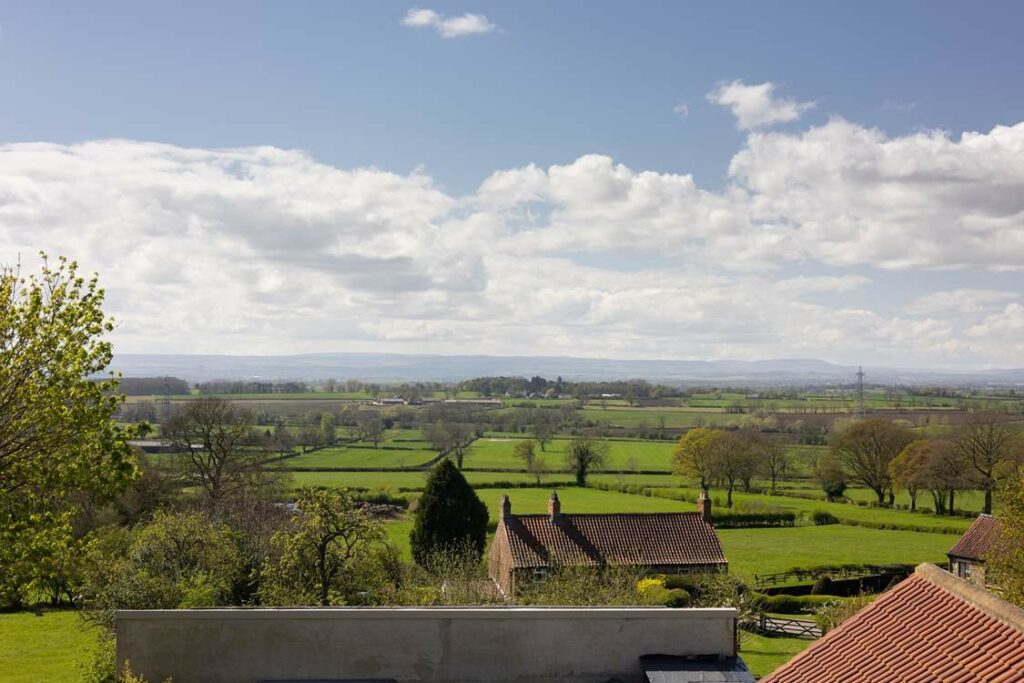 Image name ivy cottage borrowby yorkshire view the 4 image from the post Ivy House in Yorkshire.com.