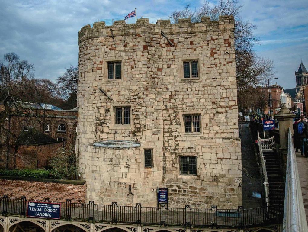 Image name lendal tower york the 4 image from the post Luxury with a Difference in Yorkshire.com.