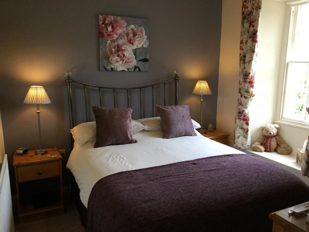 Crown Cottage Farm Accommodation image 1 Image name bedroom crown farm yorkshire the 1 image from the post Crown Cottage Farm in Yorkshire.com.