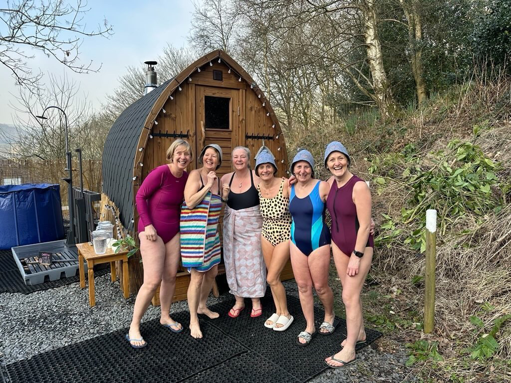 iglu sauna Visitor Attraction image 4 Image name iglu guests picture courtesy of Lynn Jones ambassador for The Dip and Dales Co 1 1 the 4 image from the post iglu sauna in Yorkshire.com.