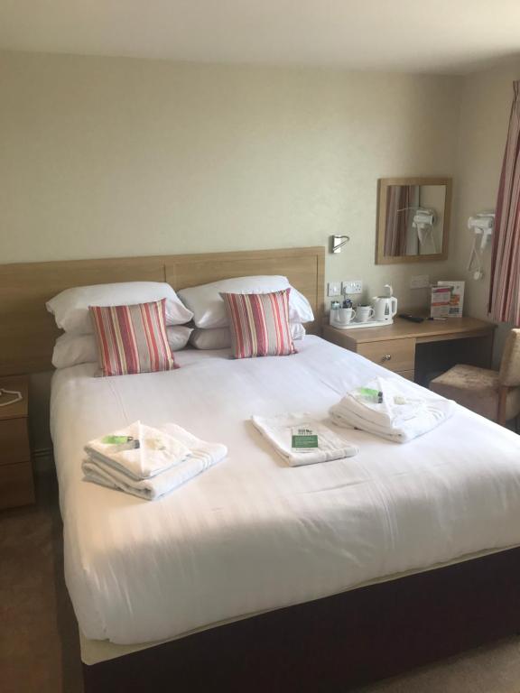 Monarch Hotel Accommodation image 2 Image name monarch hotel yorkshire the 1 image from the post Monarch Hotel in Yorkshire.com.