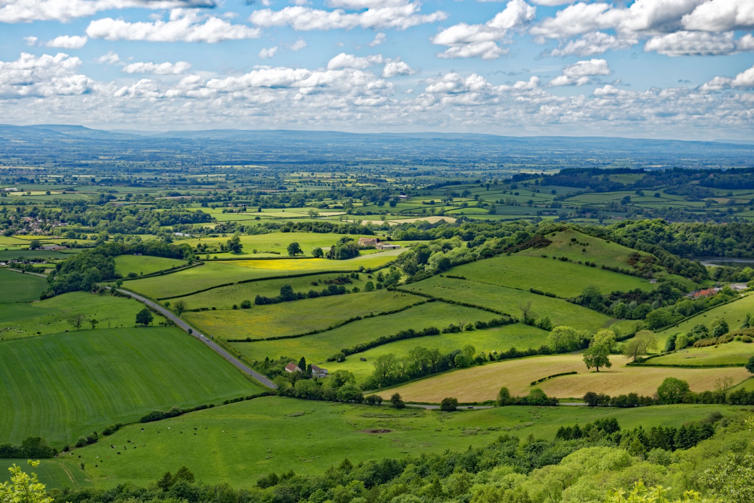 Image name vale of york and thirsk from sutton bank the 5 image from the post North Otterington in Yorkshire.com.