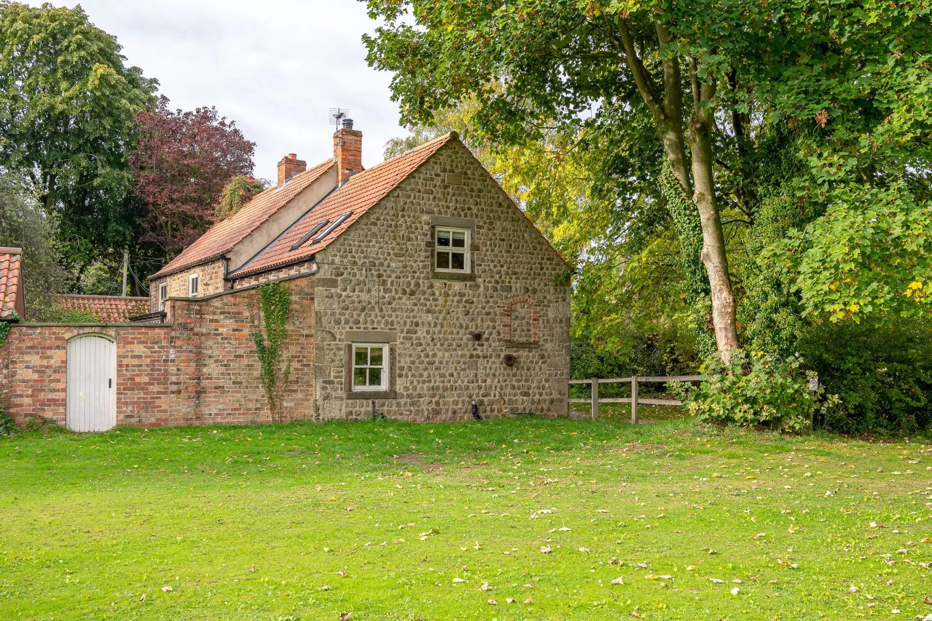 Waterside Cottage in Markington