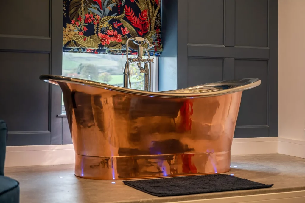Image name copper bath tub the lee the 2 image from the post Special offer: £55 off all bookings at Luxury Cottages in Yorkshire.com.
