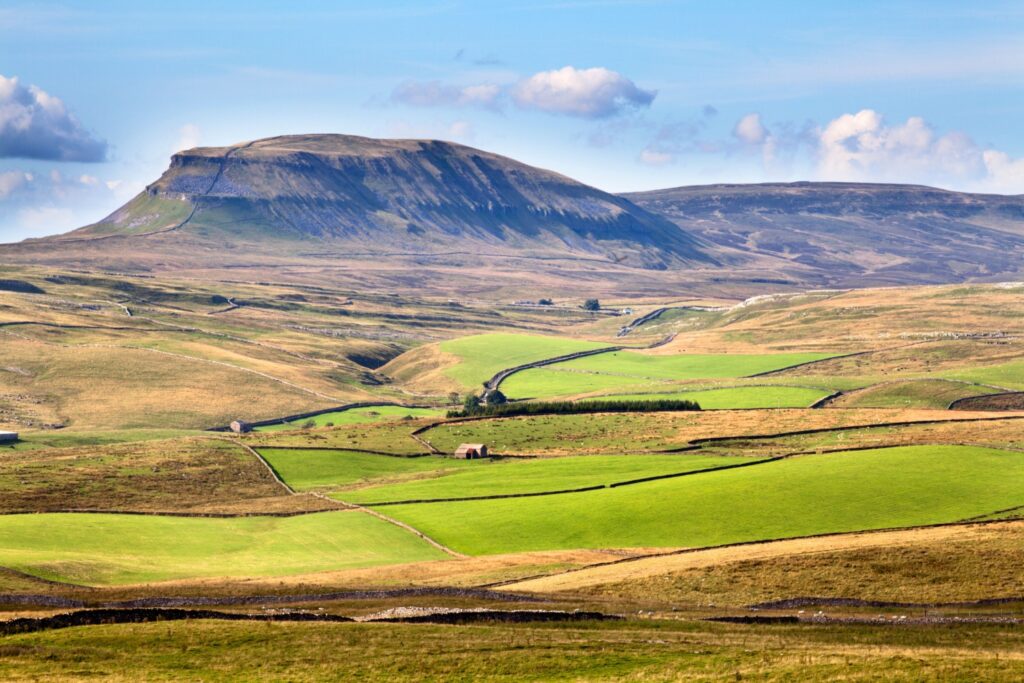 Image name pen y ghent yorkshire the 1 image from the post Walk: Helwith Bridge to Pen-y-ghent Circular in Yorkshire.com.