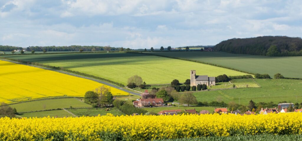Image name weaverthorpe wolds yorkshire the 1 image from the post Walk: Weaverthorpe and Helperthorpe in Yorkshire.com.