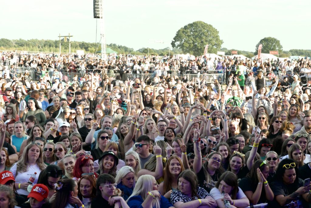 JLS Thrills Sell-out Crowd at Yorkshire Wildlife Park's Wild Live Finale Post image 2 Image name DSC 6881 the 2 image from the post JLS Thrills Sell-out Crowd at Yorkshire Wildlife Park's Wild Live Finale in Yorkshire.com.