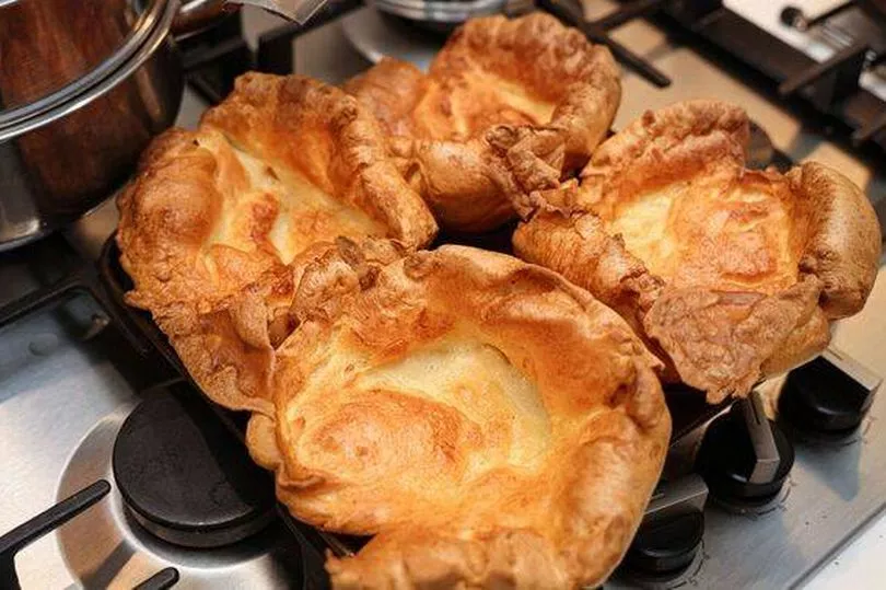 Image name Yorkshire Pudding Pizza the 1 image from the post Yorkshire Pudding Pizza in an Air Fryer – The Recipe Causing a Social Media Stir in Yorkshire.com.