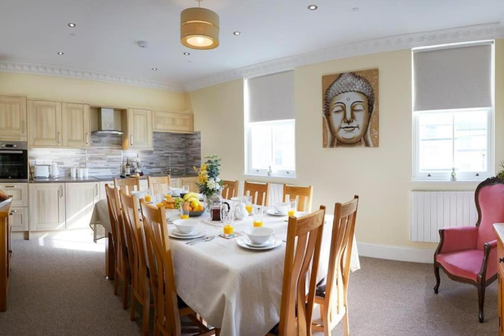 Large group self-catering available for Christmas 2024 Post image 3 Image name bright cheerful kitchen whitby the 3 image from the post Large group self-catering available for Christmas 2024 in Yorkshire.com.