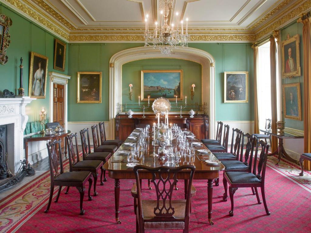 Broughton Hall Accommodation image 3 Image name broughton hall dining room the 3 image from the post Broughton Hall in Yorkshire.com.