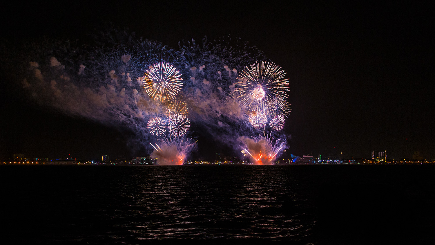 Image name hull city of culture new year fireworks the 2 image from the post Newsletter: Tuesday 31st December 2024 in Yorkshire.com.
