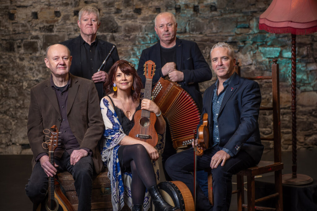 Where to See Dervish Live in 2025: A Night of Irish Music at Silsden Town Hall Post image 1 Devrish