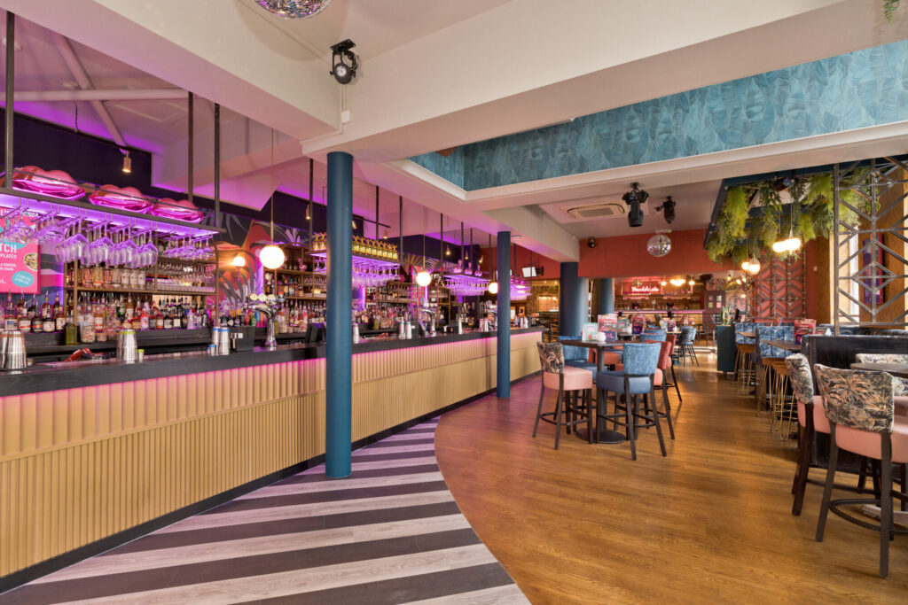 Slug & Lettuce York Riverside Reopens with a Stunning New Look Post image 1 Image name Slug Lettuce York 18 the 1 image from the post Slug & Lettuce York Riverside Reopens with a Stunning New Look in Yorkshire.com.