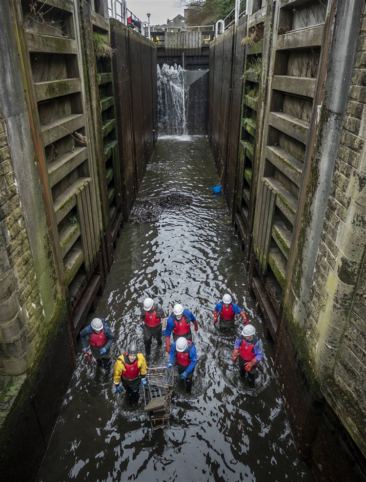 Why Volunteers Are Cleaning the UK’s Deepest Canal Lock in West Yorkshire Post image 1 cleaning a canal in Yorkshire