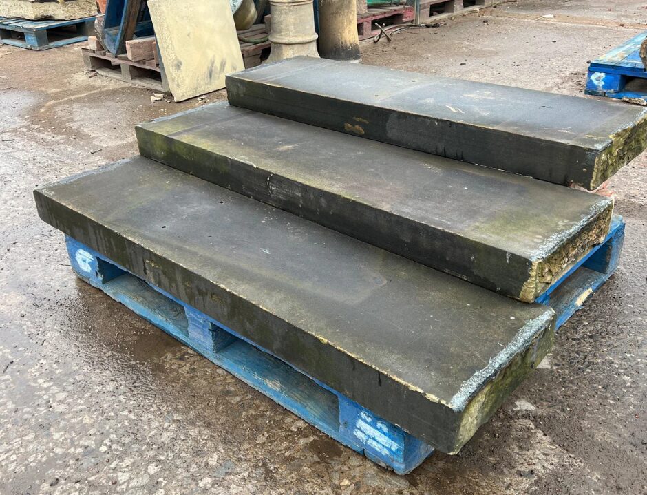 Britannia Stone Entity image 28 Image name Britannia Stone Reclaimed Natural Stone Garden Steps the 28 image from the post Britannia Stone in Yorkshire.com.