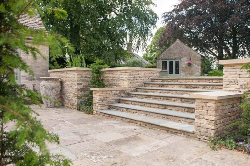 Britannia Stone Entity image 35 Image name exterior stone paving staircase limestone slabs the 35 image from the post Britannia Stone in Yorkshire.com.