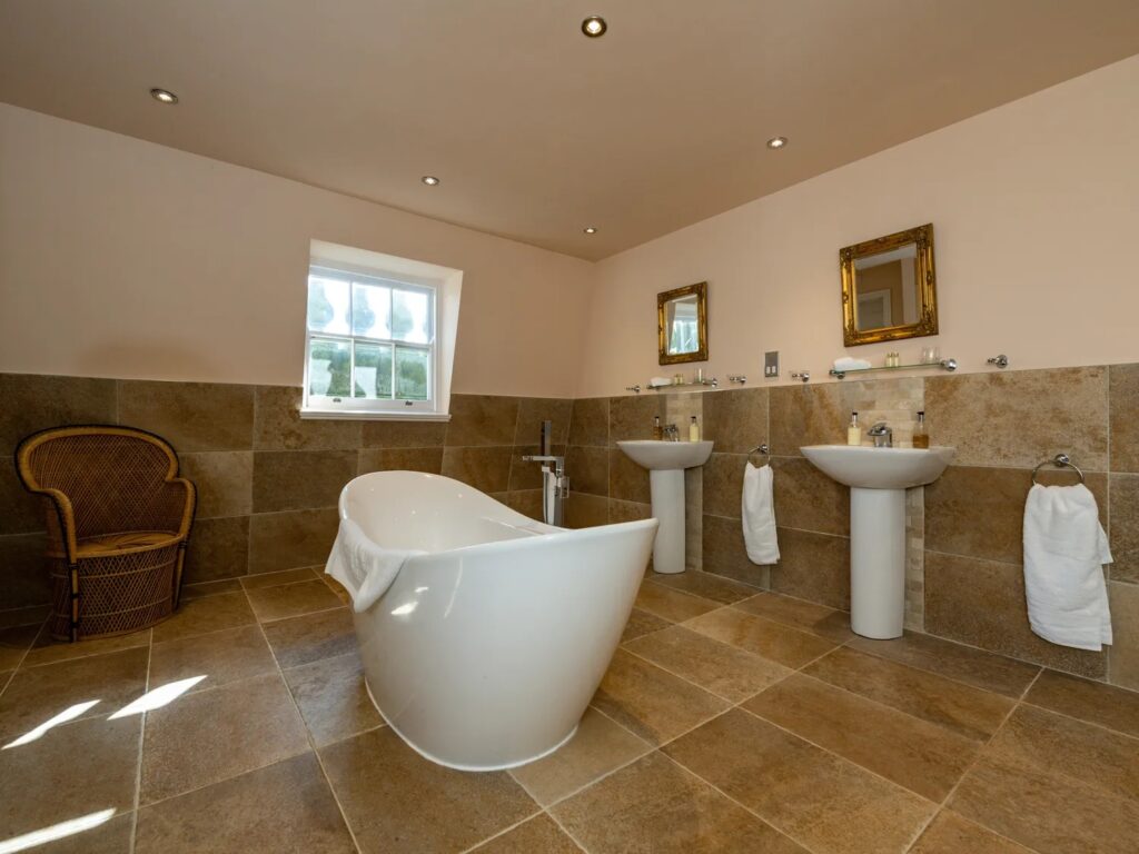 Rudby Hall Hotel Accommodation image 19 Image name bathroom4 the 19 image from the post Rudby Hall Hotel in Yorkshire.com.